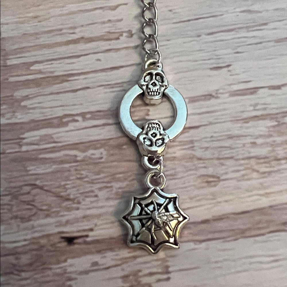 NWT Spider Web Pendant Necklace - Picture 10 of 12
